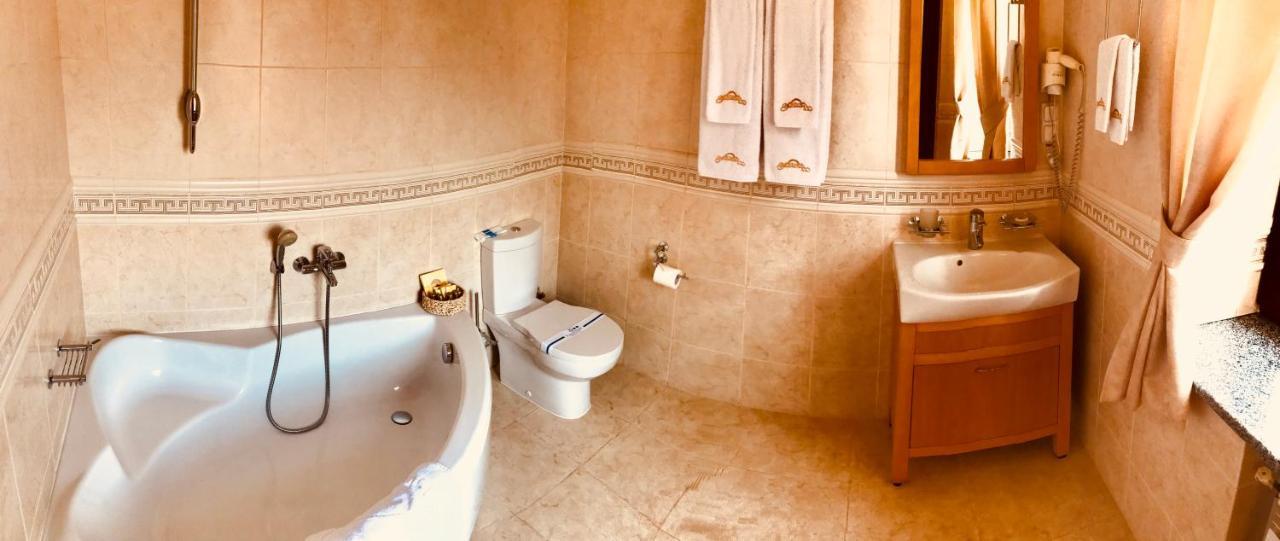 Готельна Ресторація "Україночка" Kryvyi Rih Dış mekan fotoğraf